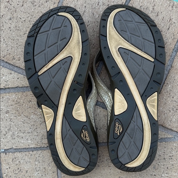 Abeo Women's Gold Brown Leather Sandals Flip Flops Size 8 - Picture 2 of 3
